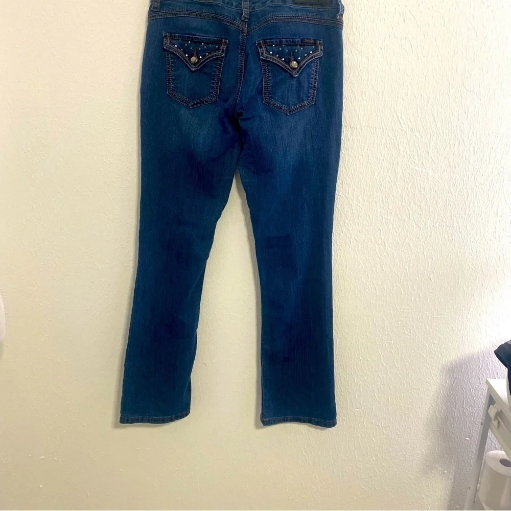 Seven7 Slim Boot Cut Sz 10 Women’s Jeans Rhinestones on Back Pockets